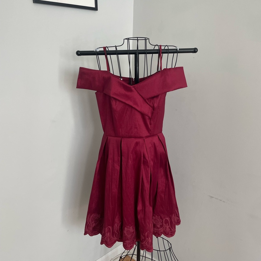 Elegant Off-Shoulder Burgundy Dress